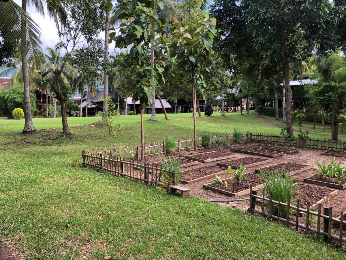 לואנג פרבאנג On The Mekong Resort מראה חיצוני תמונה