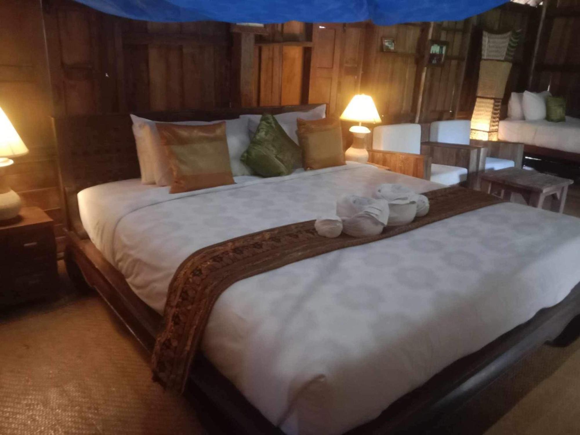 לואנג פרבאנג On The Mekong Resort מראה חיצוני תמונה