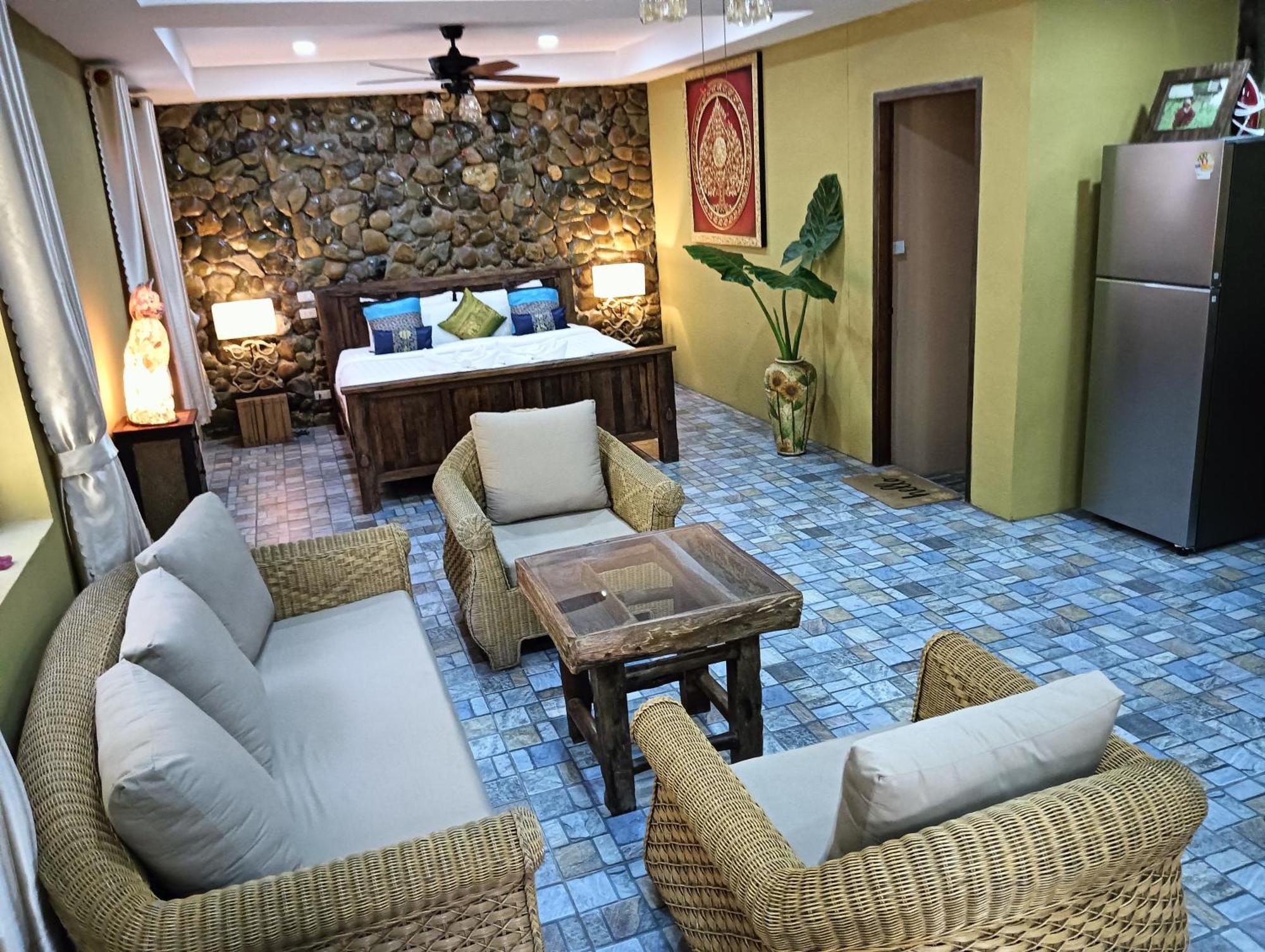 לואנג פרבאנג On The Mekong Resort מראה חיצוני תמונה