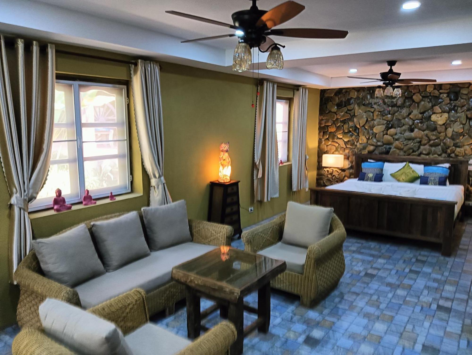 לואנג פרבאנג On The Mekong Resort מראה חיצוני תמונה