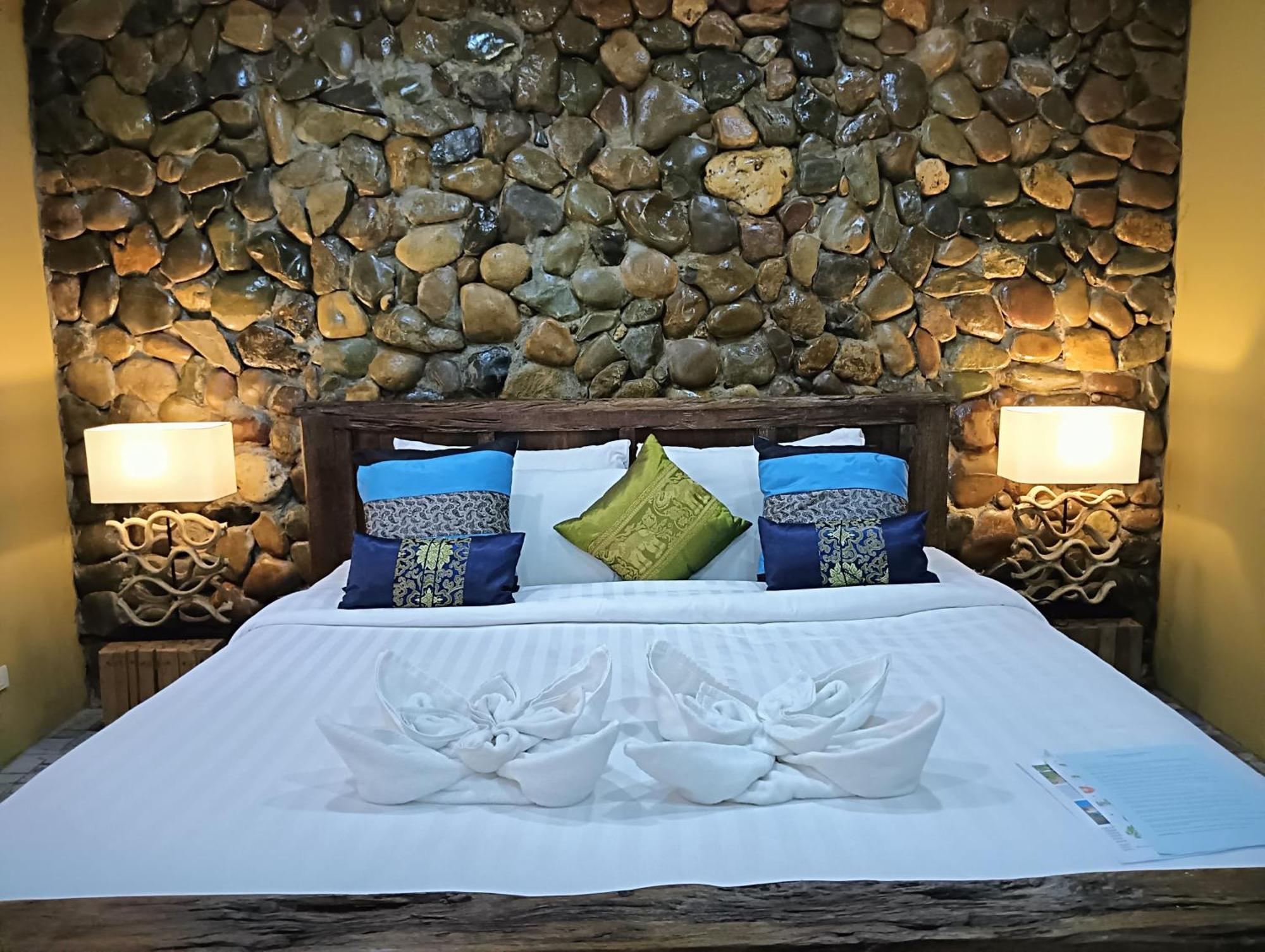 לואנג פרבאנג On The Mekong Resort מראה חיצוני תמונה