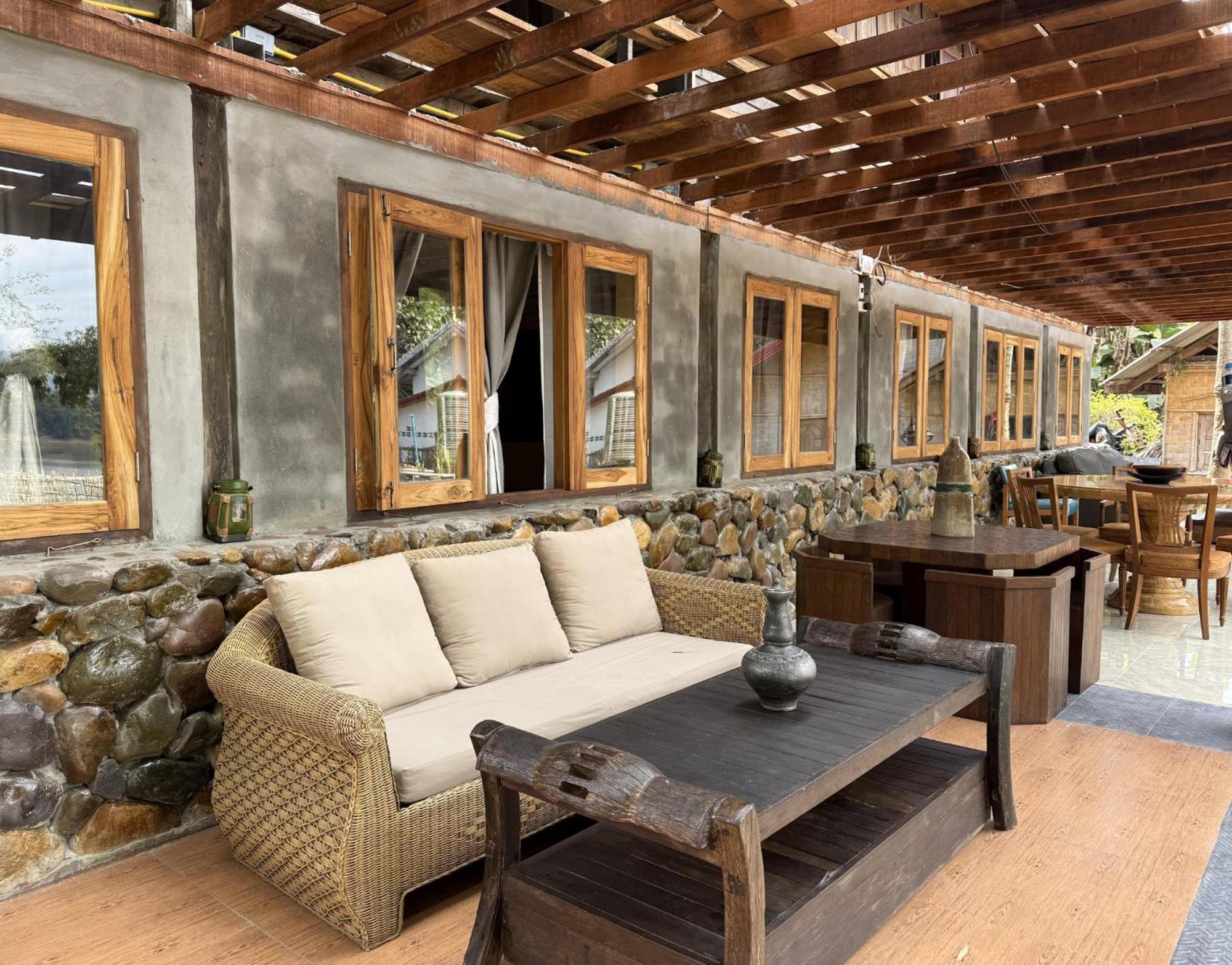 לואנג פרבאנג On The Mekong Resort מראה חיצוני תמונה